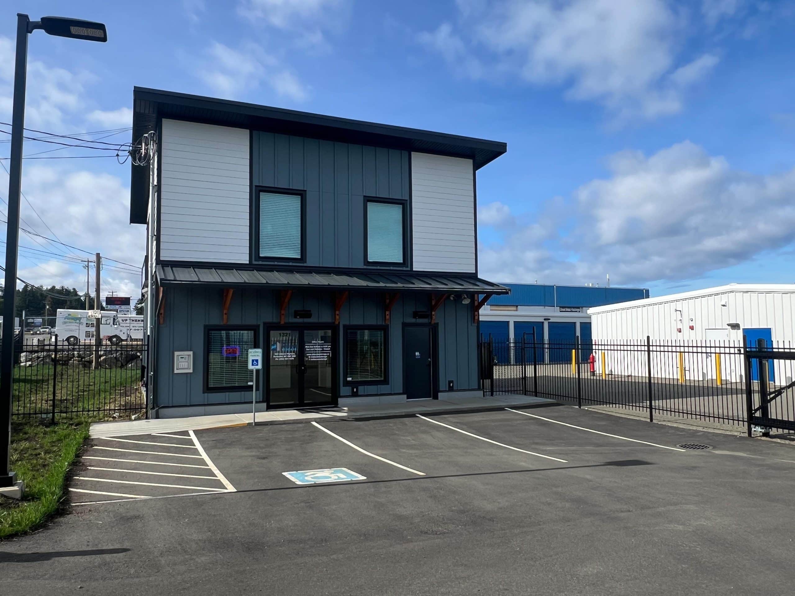 Well-maintained property with on-site management in Parksville